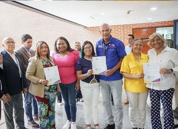 SUNAI condecoró a trabajadoras y trabajadores por 5, 10, 15 y 20 años de servicio