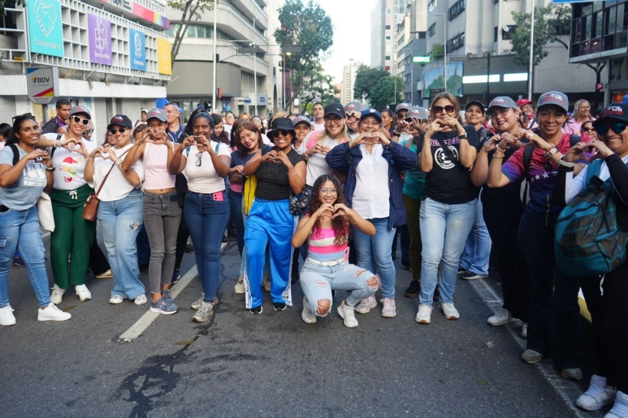 SUNAI se sumó a la marcha en homenaje a la mujer venezolana y al Mes Rosa
